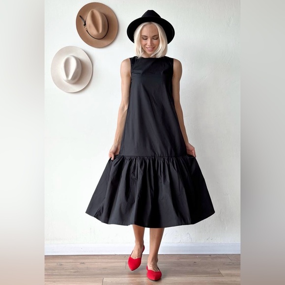 Dresses & Skirts - Elle.oh.Elle Chic Black Midi Dress